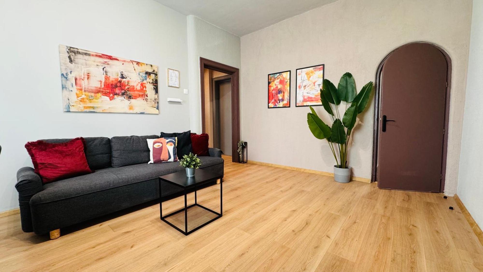Ideal Home - Spacious & Modern Accommodation Near Unirii Square Bucharest Bilik gambar