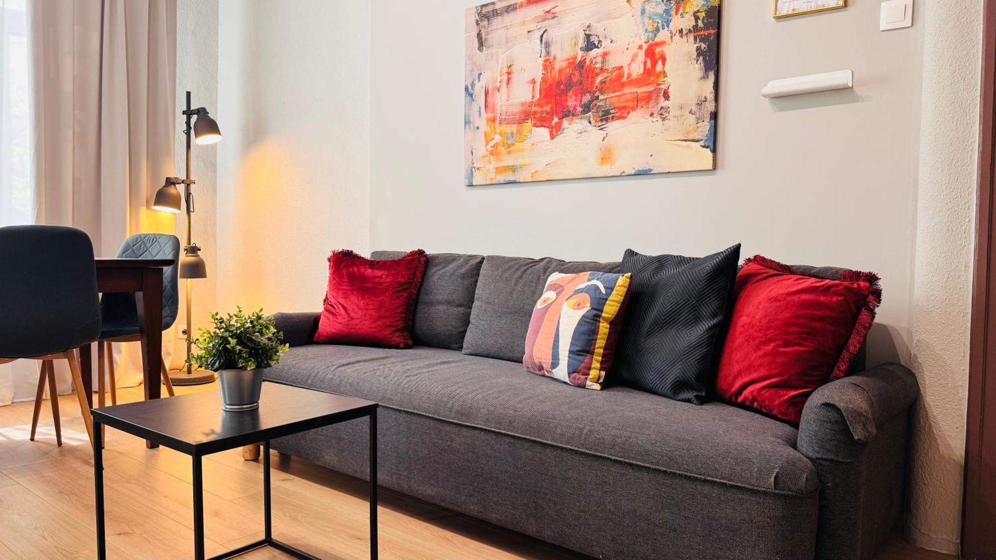 Ideal Home - Spacious & Modern Accommodation Near Unirii Square Bucharest Bilik gambar