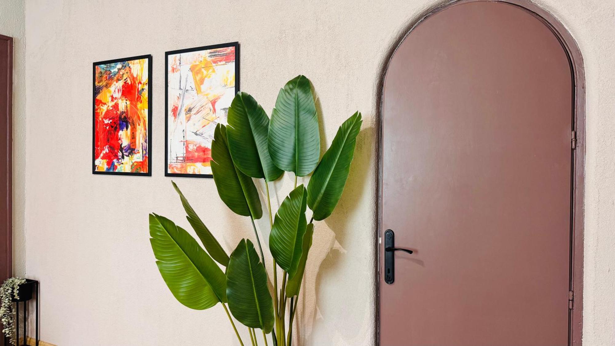 Ideal Home - Spacious & Modern Accommodation Near Unirii Square Bucharest Bilik gambar