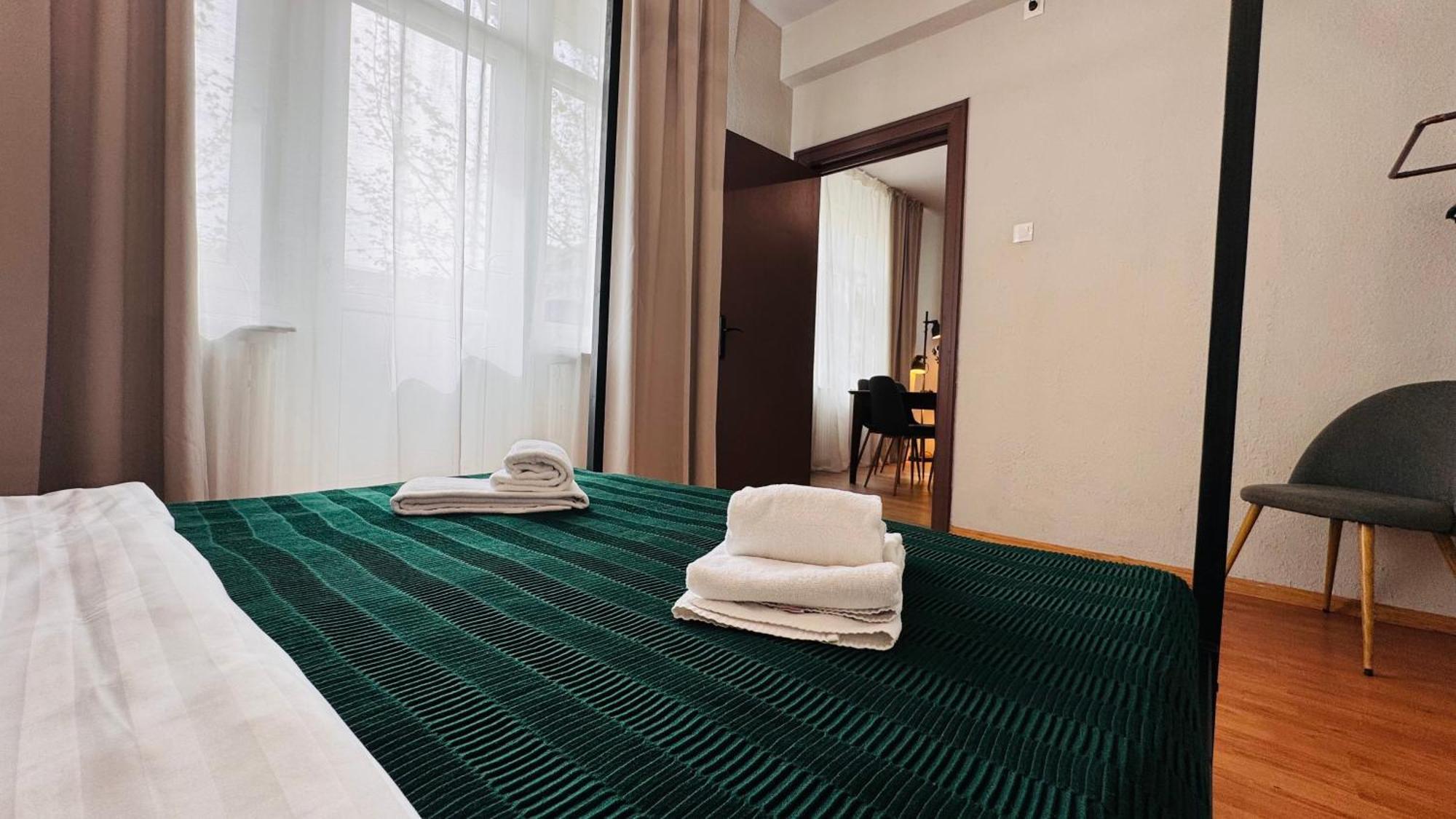 Ideal Home - Spacious & Modern Accommodation Near Unirii Square Bucharest Bilik gambar