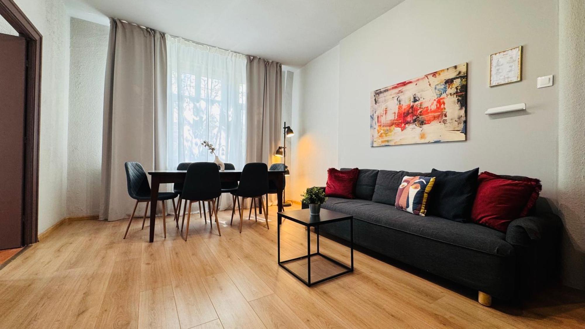 Ideal Home - Spacious & Modern Accommodation Near Unirii Square Bucharest Luaran gambar