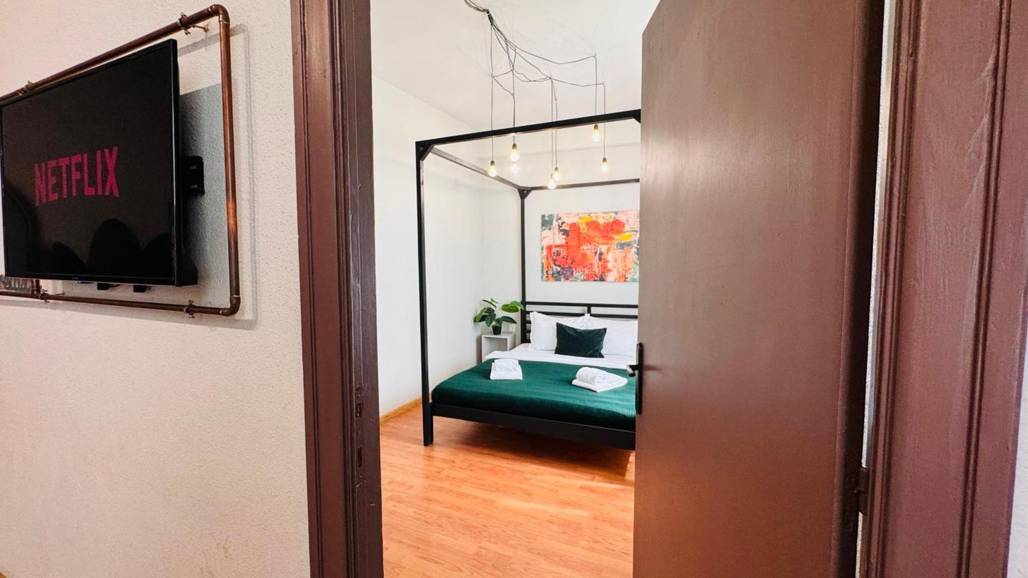Ideal Home - Spacious & Modern Accommodation Near Unirii Square Bucharest Bilik gambar