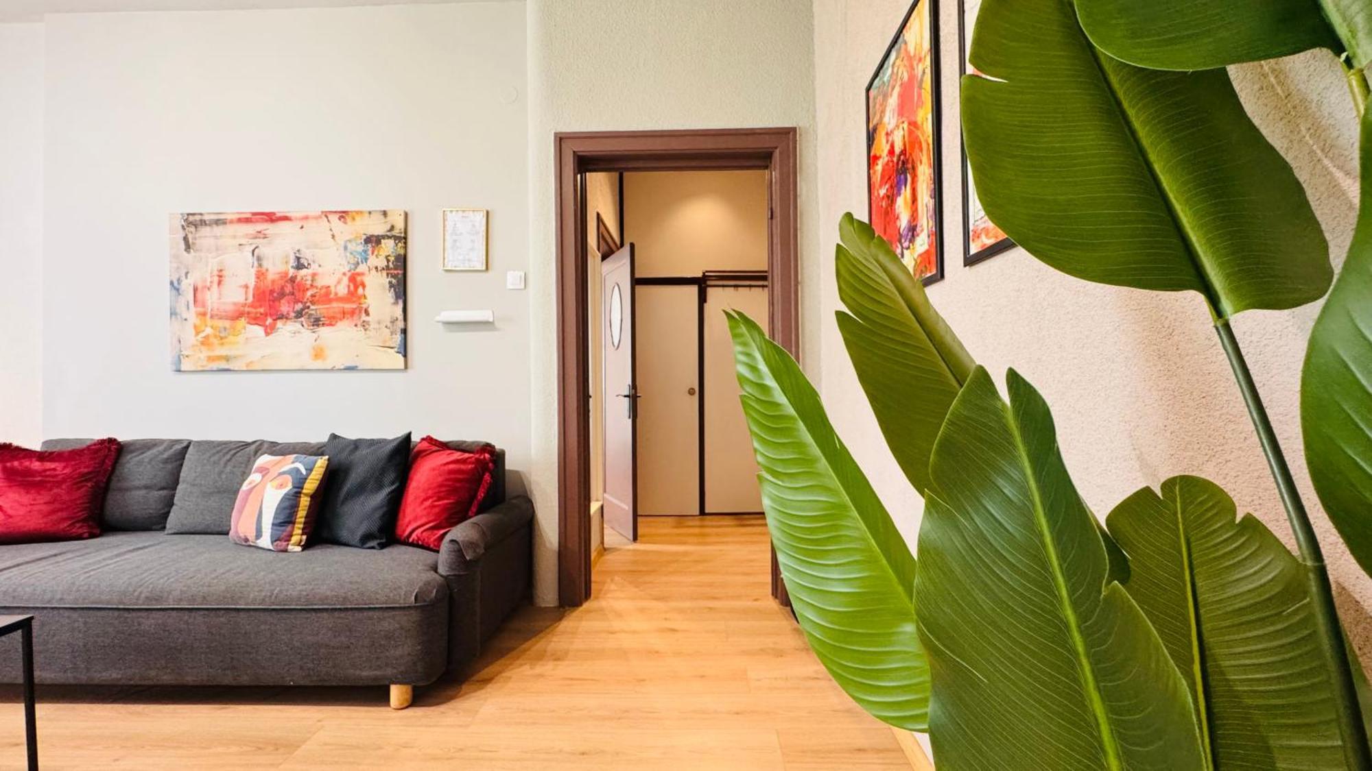 Ideal Home - Spacious & Modern Accommodation Near Unirii Square Bucharest Bilik gambar