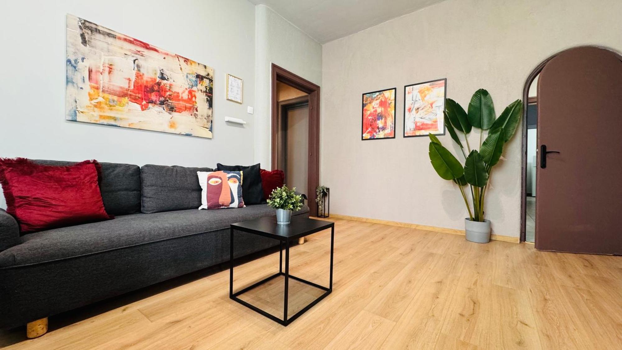 Ideal Home - Spacious & Modern Accommodation Near Unirii Square Bucharest Bilik gambar