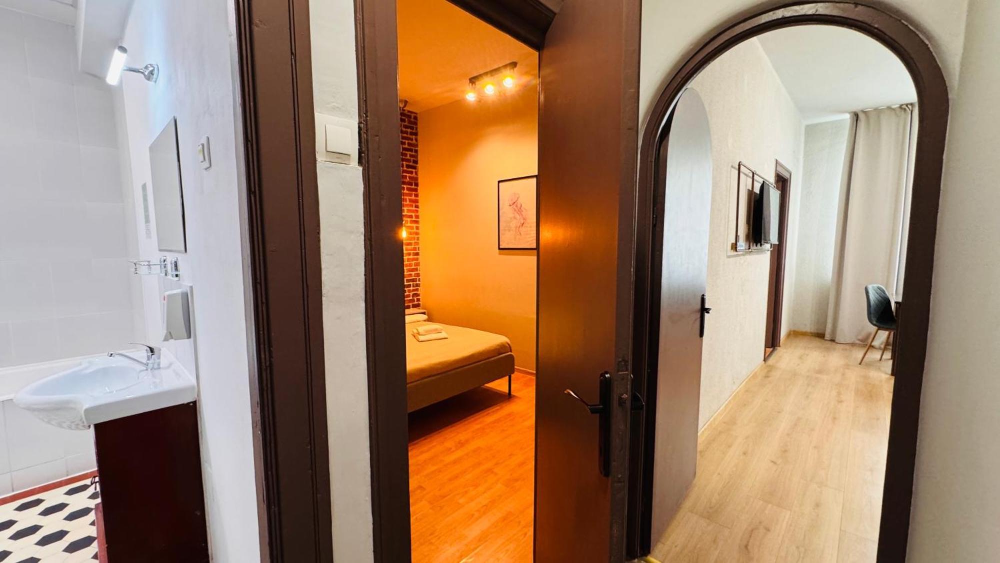 Ideal Home - Spacious & Modern Accommodation Near Unirii Square Bucharest Bilik gambar